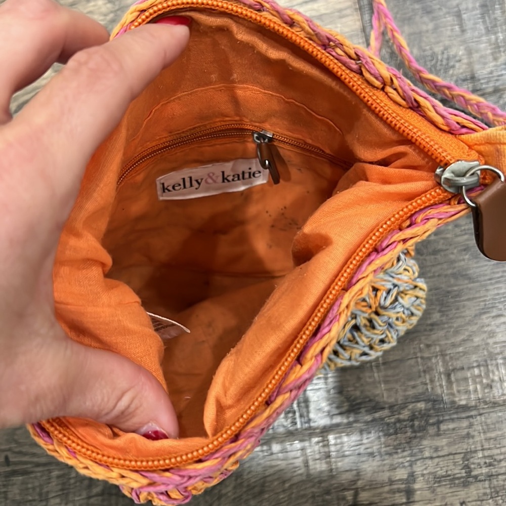 Kelly & Katie Colorful Straw Mini Bag perfect for the beach - Picture 5 of 6